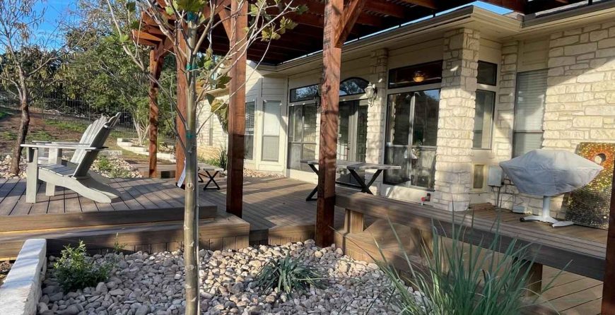 Central Texas guide to best deck materials and contractor