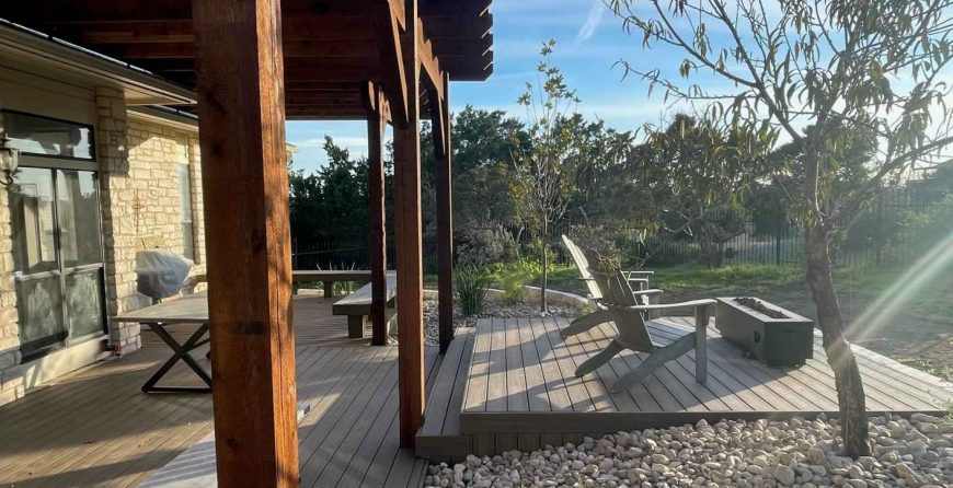 Central Texas guide to best deck materials and contractor